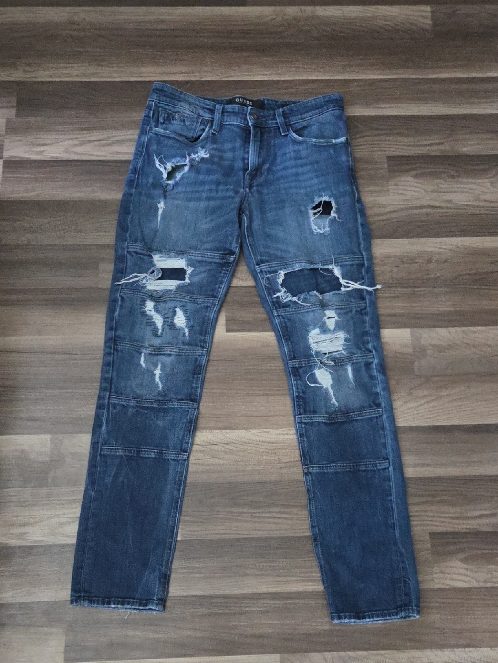 Guess Men's Distressed Slim Tapered Jeans in Blue Wash Size 33 X 32